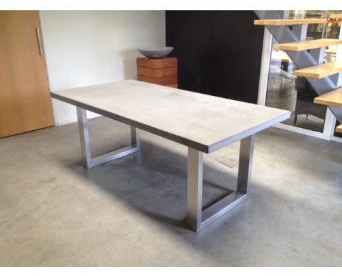 beton tafel rvs frame San Vicente