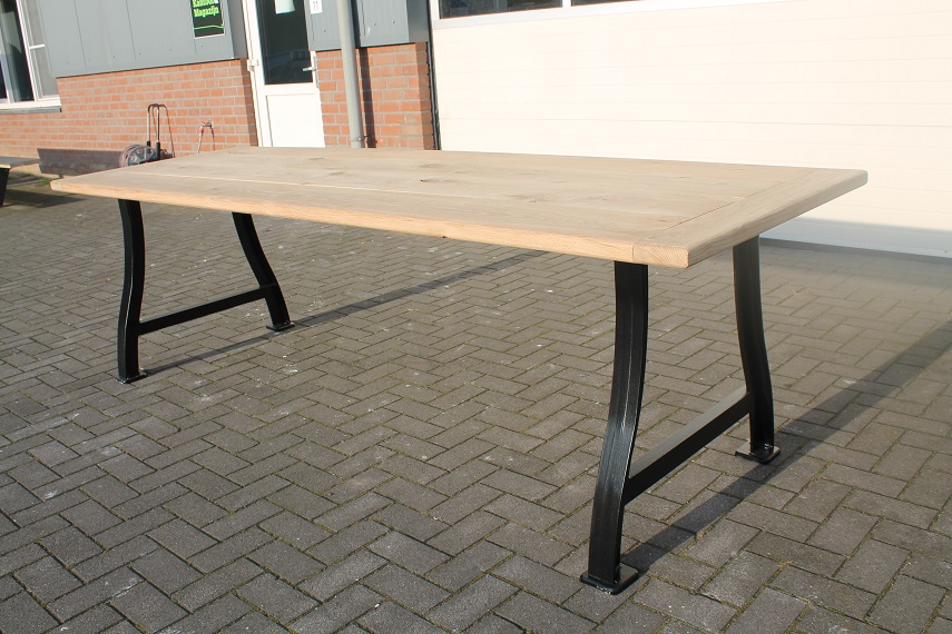 tafel liverpool staal